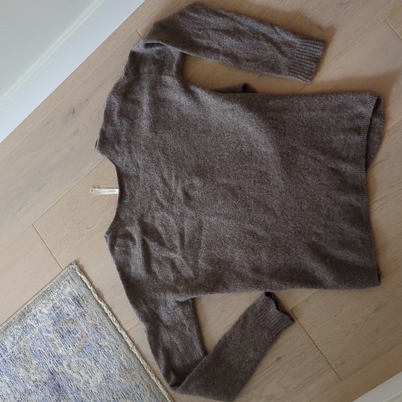 Aritzia The Group Baton Nandini Sweater Cross Front Size Medium Brown/Taupe - Picture 9 of 12